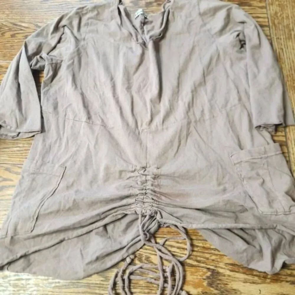 Blue Fish brown long sleeve top